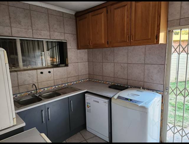 4 BEDROOM HOUSE FOR SALE IN VANDERBIJLPARK SW 2